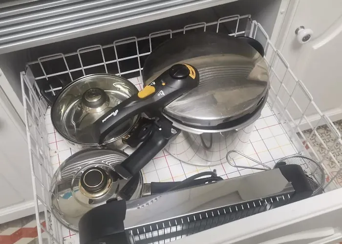 Penthouse Mit Drei Schlafzimmern In Der Naehe Von Natuerlichen Schwimmbaedern By Interhome Apartament Torrevieja